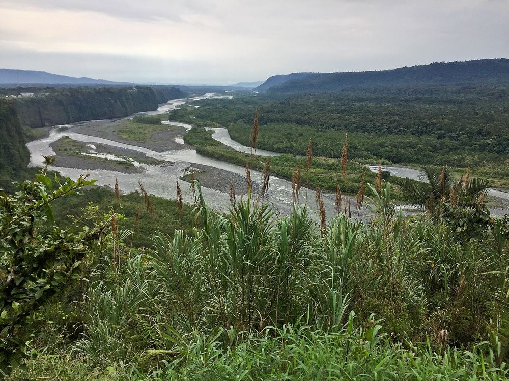 Vista panorámica del valle del río Pastaza